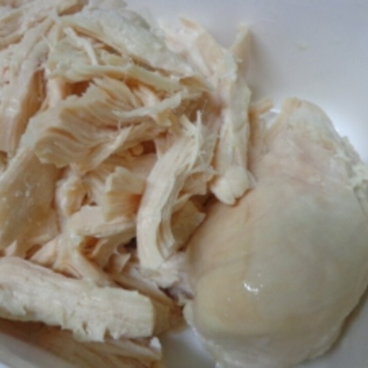 何にでも使えるゆで鶏。作り置きにぴったり!